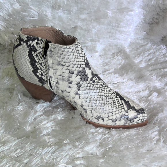 Snakeprint White Python Alberto Zago Ankle Booties - Picture 7 of 13
